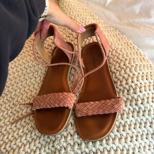 Size 7 Lucky Brand Sandals